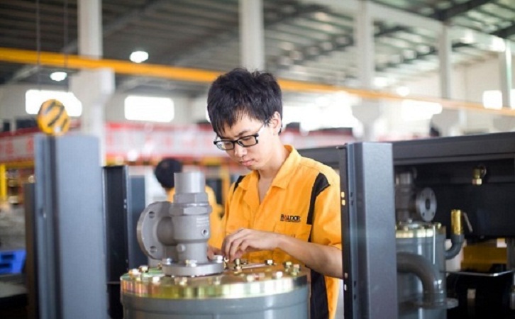 螺桿空壓機(jī)維修到底是采用哪種方式呢？